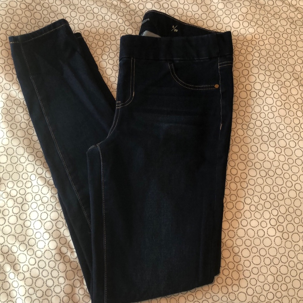 Liverpool Sienna Pull-on Legging Jeans.